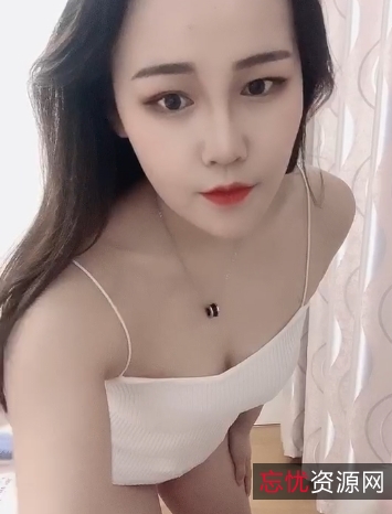 花椒精彩绝伦：沐沐、芥末、玲珑、鹿心1、麻辣女教师、诺雅、爽爽吖、萌妮的热辣视频照片集