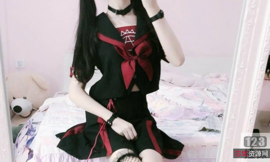 《9.5G网络热播：妹子浮力姬小清殿下古风涩情绅士白皙美腿腿控玉兔蚌壳灼热爱情火焰》