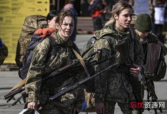 《Mayday：求救信号》——安娜·贝尔执导的女兵勇敢抗击敌人的动作电影