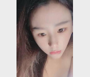 网红李时雨超有尺度自拍视频展示，美若天仙，秀外慧中，极具魅力