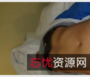 《{{网红名字}}：灌醉打工的清纯学妹，智慧勇气让老板眼前一亮》