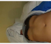 《{{网红名字}}：灌醉打工的清纯学妹，智慧勇气让老板眼前一亮》