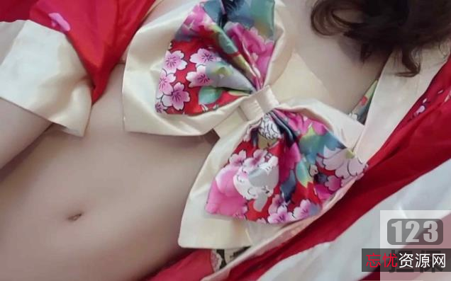 涂鸦少女x诗柔斗鱼超人气主播的精彩视频资源：浮力姬、老司机、玉腿、小白兔、玩具、道具、紫薇秀、百合、Y乱气息、47.2G