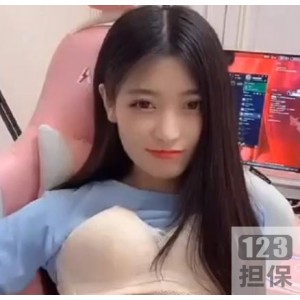 网红{{网红名字}}的热度持续飙升，快来看看她的精彩视频资源！