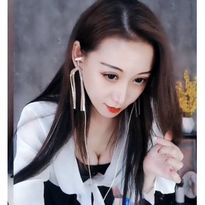 酥念儿精彩表演合集美腿网红斗鱼主播搜索热点，性感容颜勇敢挑战梦想