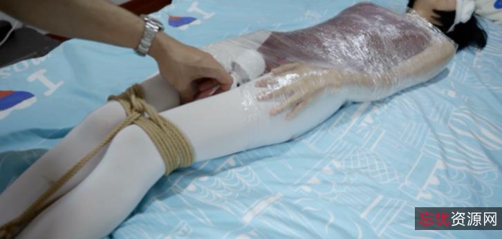 虎牙热门妹子精灵：{{网红名字}}带你走进童话世界，芭蕾白丝嘴上功夫训练，收获满满惊喜！