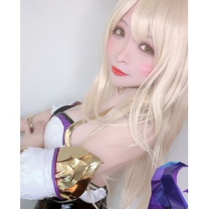 《Sola酱：从双马尾到美丽的沙滩，一位网红的精湛技艺》