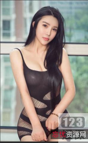 抖音美少女楠楠：时尚穿搭、精湛舞蹈、女人味看点