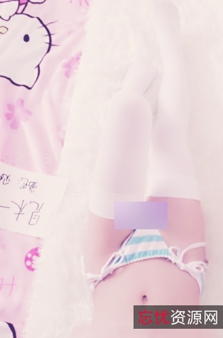 网红妹子茴茴：死库水白衬衫女仆