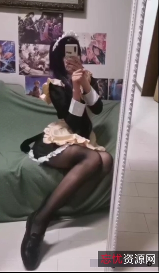 《COSER韵韵清凉性感，绝版服装征服欲，美貌加智慧脱颖而出》