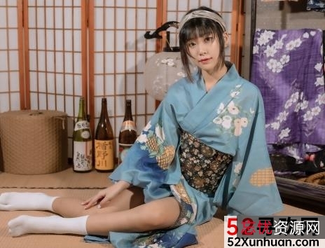 《JVID的现役高中生调皮小猫：可爱淘气、柔弱可怜、娇美可人的穿越时空之旅》