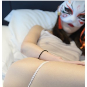 顶级重磅狐狸最新火爆PANS人气女神：超有尺度、绝品粉嫩新品！时间长、凸起、B无敌嫩、B颜值，bao鱼全程无尿点！