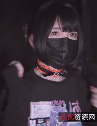 伪娘曦曦10月新片：T恤、JK裙放飞自我1080P，4K买起来，百度盘点麻烦