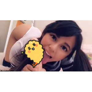 罗莉浮力姬《KittyXkum》最新散播完整合集精致可爱的亚裔网红罗莉，完美五官、豪放S气、性感自拍，带你一起感受阳光活力！