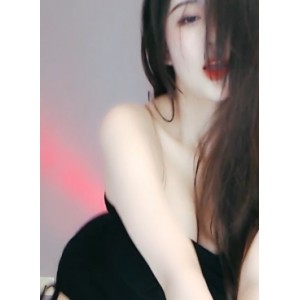 虎牙女主播苏樱：高颜值+完美身材+专业舞蹈！