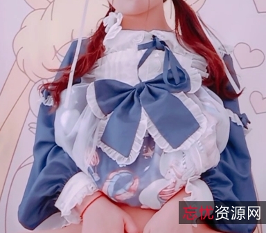 铂金段位妹子小兔：蓝色妹子，中上等身材，不露脸