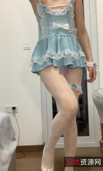 某推生物老师闵儿火释放选：浮力姬研究生露骨挑逗性紫薇原味奶茶表面师表