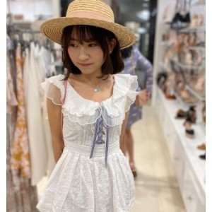 网红可爱学妹小粉红的玩坏故事：温柔可爱的学妹，穿着暴露服装，挑逗舞步，爱情游戏的胜利胀婵