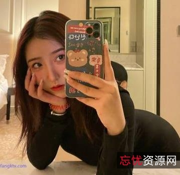 抖音小仙女@yuer下水94年G女主播拼事业起点某推网红人设风烧玩法车头灯蜜桃臀身材高颜值