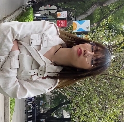 2V美女穿紧身皮裤高跟长腿胖臀视频10.8G