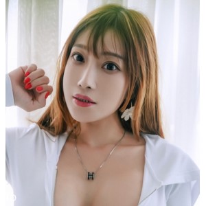 JVID波妮精选波霸女酒瓶子亲密接触百度盘0.6G