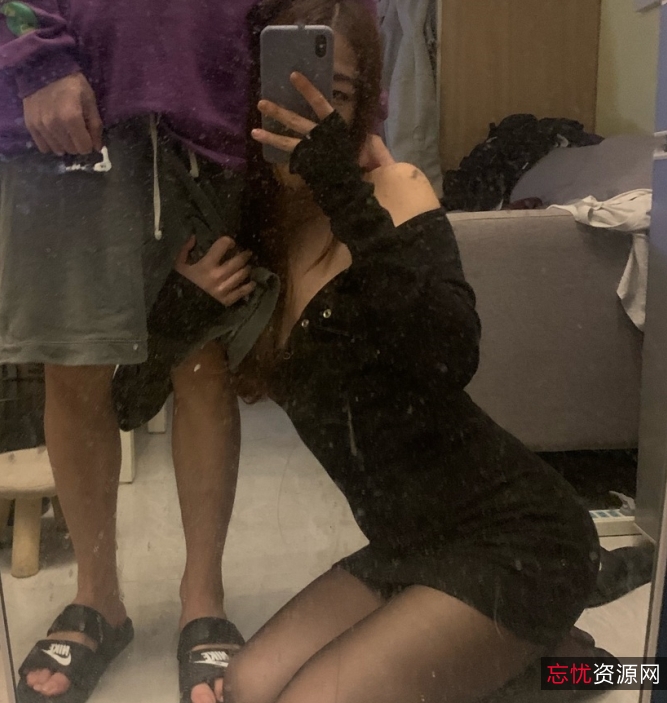 完美酒店开房体验：C反差婊美女，与同事完美露脸