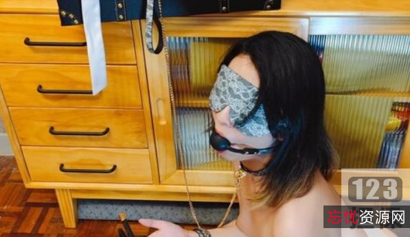 21岁网红Onlyfans最新合集：某推人气爆棚，东南亚轻口味重表现力，狗链堵嘴R环抖mX奴海内外绅士奇妙！