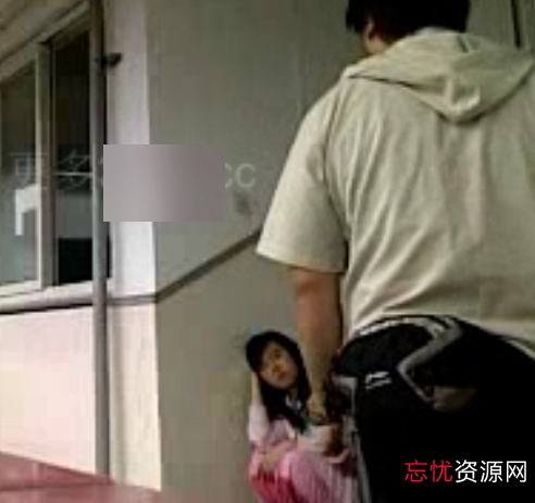 学生嬉闹合集：老资源作品精彩集锦，抖音精彩雄心豹子胆，兄弟单身看点！