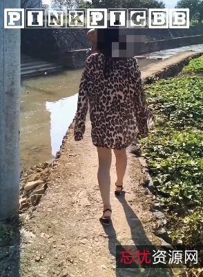 斗鱼网红萍萍：室外自然风绅士秀