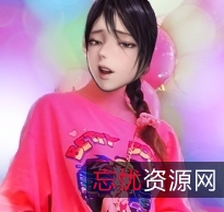 小学音乐老师展示钢琴和吉他技巧，骚气长腿高跟鞋搭配。