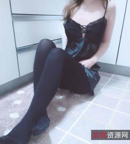 虎牙新晋超人气网红二次元精选长腿精超薄线袜美女RP社长腿美少女（邪魔暖暖）最新散播作品合集[43V-16.2G]