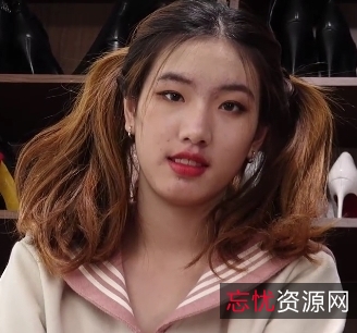 Ayan超短裙棉袜裸足女神