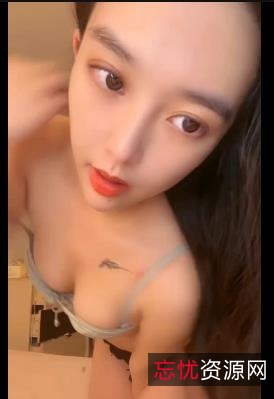 气质美女反差婊9V-940M自拍时长抖音博主粉丝三人游直播视频保存