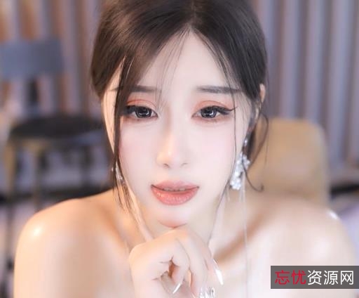 CC小恩雅：定制剧情自拍视频合集，时长21分钟