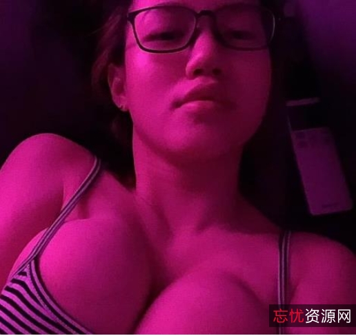 火爆优质妹子娜美合集-视频精选