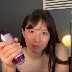 网红妹子obokozu的4V视频，包括喜欢玩的白人和亚洲女孩，总时长1.9G