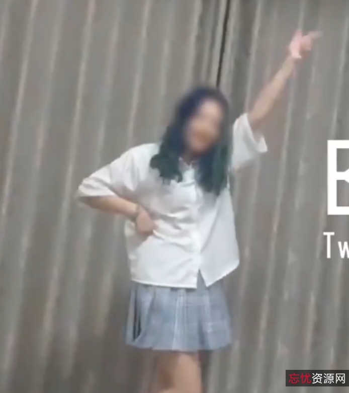 阳光帅气查小理户外勾引路人30.4g合集，百度ed2k桃桃丸子收藏545