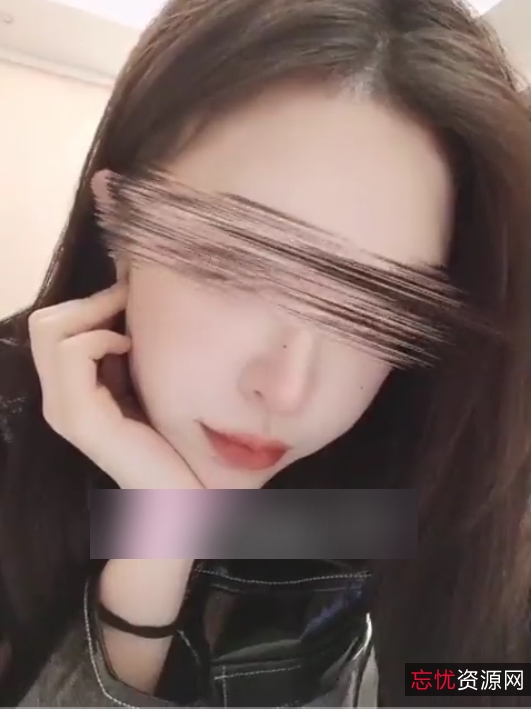 LuckyQL777的天府女神LuckyBaby：优雅奢华生活在推特上闪耀