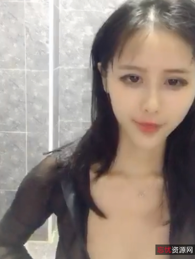 朴妮唛：大罩杯主播的精彩视频合集