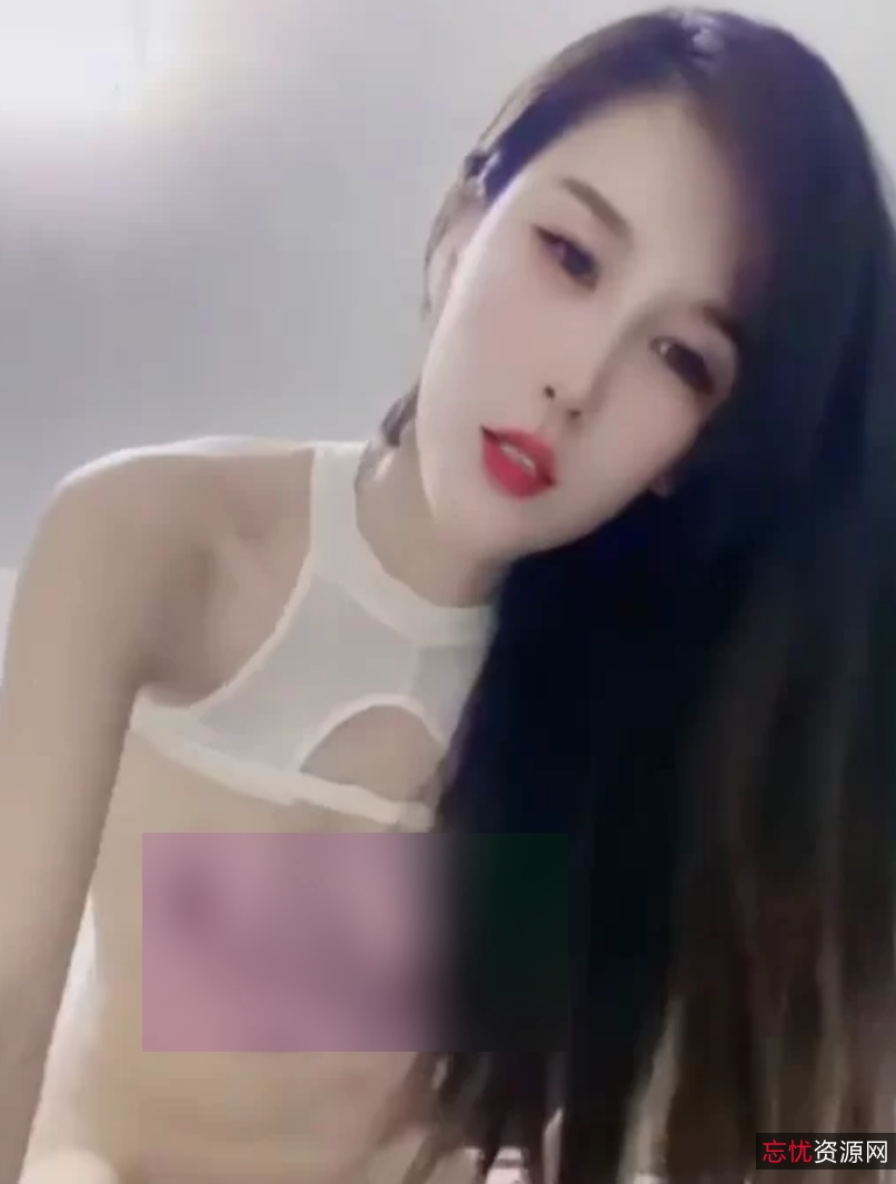 的热舞魅力，还有着真金定制的服装和极骚顶顶自擦二弹的舞蹈动作，绝对是一部精彩的视频。赶紧点击链接，一睹萌小萌的风采吧！18v+226.46MB百度盘