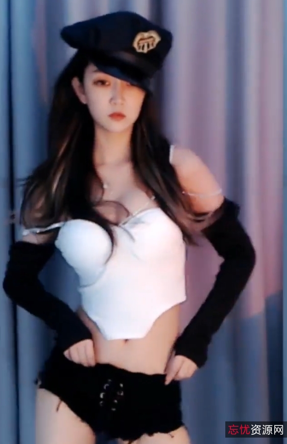 辰辰芊斗鱼直播3.25G大片！65V视频，3小时07分全程录制剪辑，馒头晃波引人入胜