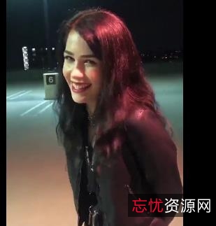 《全球小视频精选合集：968V4.4G，国外抖音精华尽收眼底，小水印观看打赏下载一应俱全》