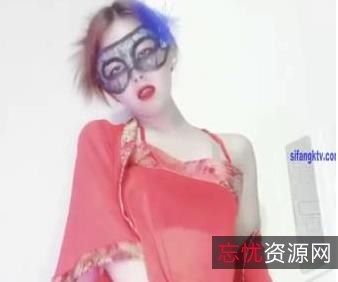 火辣妹子艾米：L舞自娱自乐，水龙弹美颜女神，热舞妖娆动感