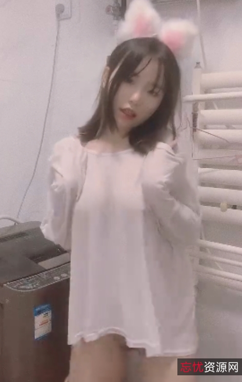 童颜大罩杯周周乖崽，22V125MB视频存储在度盘中