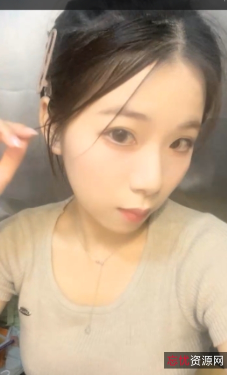 大罩杯学妹宿舍偷播：小贝贝不睡觉的91v40g视频收藏