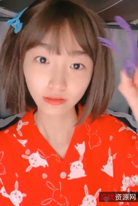 19岁学妹呜崽酱：百度ED2K收藏448个，92v49.9g视频魅力