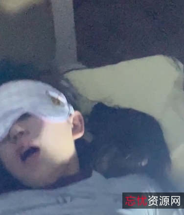 帅小伙约会美女3V视频，百度盘下载4.5G