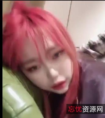 4月团建自拍视频大放送！赵美彤展示纹身可爱脸露，用嘴爆出无保护观看