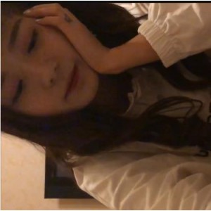 萌妹宏楠：对话精彩，跳舞漂亮，手机聊天颜值爆表！