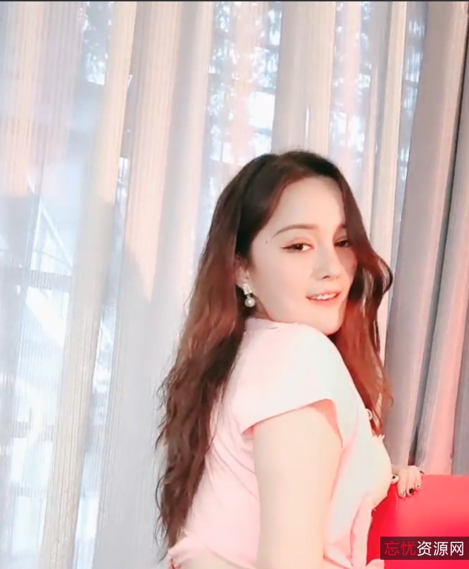 “笑笑精彩合集：34个视频25分钟，百度热搜收藏必备！”